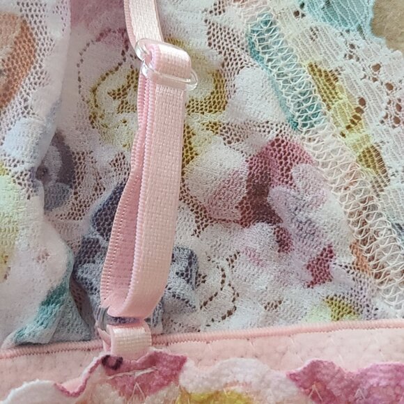 Hanky Panky Triangle Printed Lace Bralette XS Pink Multicolor Love Hearts NWT - Picture 6 of 10